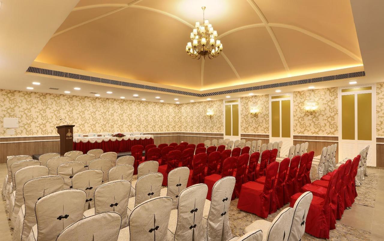 Hotel Flora Charishma Residency Aluva Kochi Exterior foto