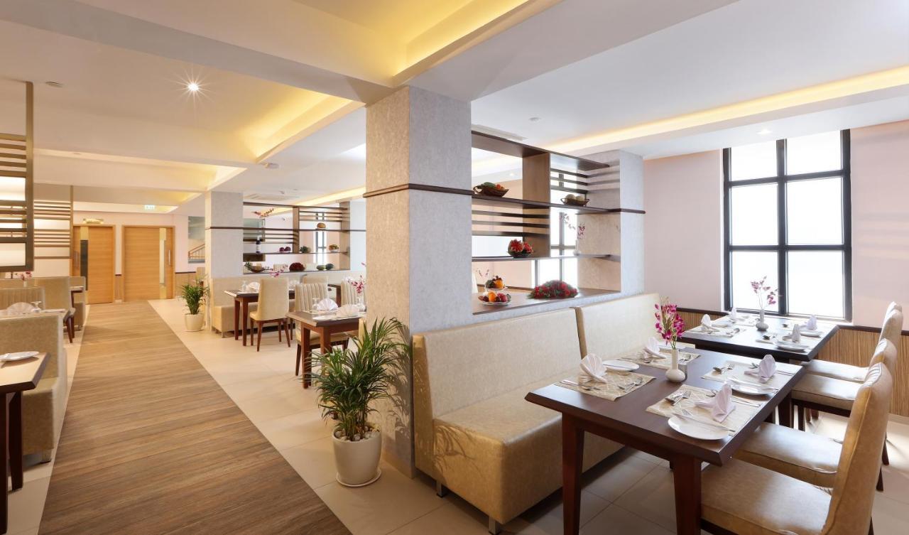 Hotel Flora Charishma Residency Aluva Kochi Exterior foto